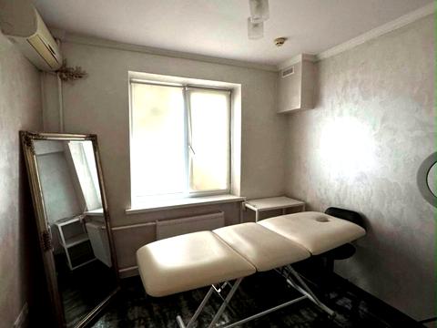 комерційна за адресою Братства Тарасівців вул. (Декабристів), 5