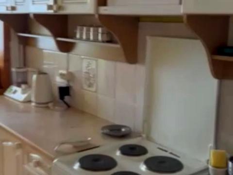 квартира за адресою Листопадна вул., 16