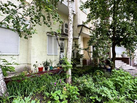 коммерческая по адресу Миколы Бажана просп., 30