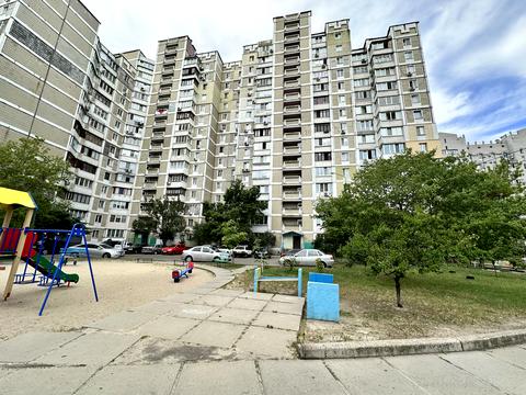 квартира за адресою Срібнокільська вул., 8-А