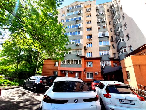 квартира за адресою Рибальська вул., 8