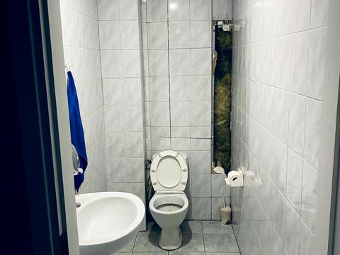комерційна за адресою Вацлава Гавела бульв. (Івана Лепсе), 16 а