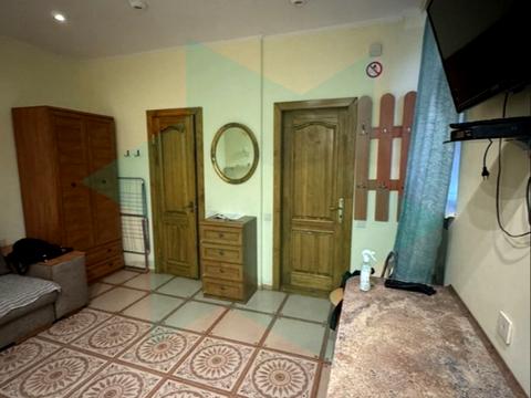 квартира за адресою Олександра Кониського вул. (Володарського), 7