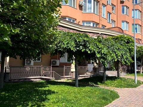 комерційна за адресою Щаслива вул., 38
