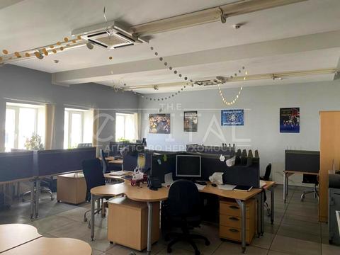 комерційна за адресою Лариси Руденко вул., 6А