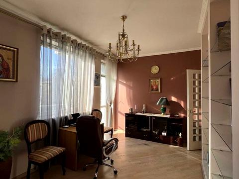 квартира за адресою Євгена Коновальця вул. (), 25а