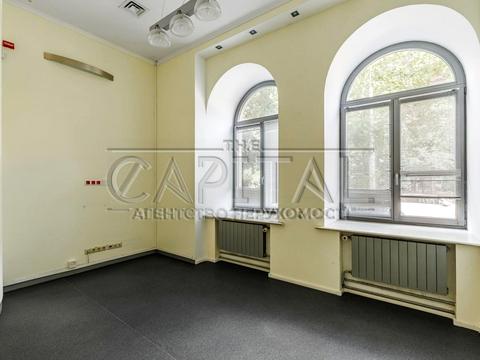 комерційна за адресою Велика Житомирська вул., 12