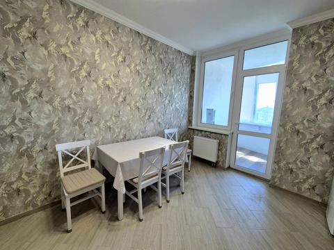 квартира за адресою Володимира Наумовича вул. (Антонова-Овсієнка), 4