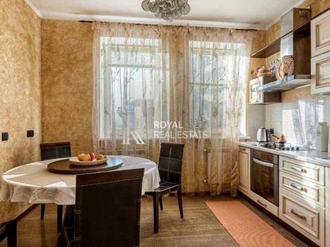 будинок за адресою Амосова вул.