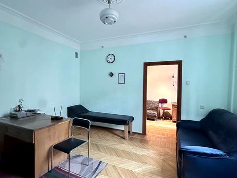 комерційна за адресою Пастера вул., 21