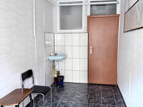 комерційна за адресою Пастера вул., 21