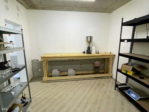 комерційна за адресою Демнянська вул., 30