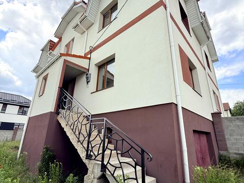 будинок за адресою Вишнева