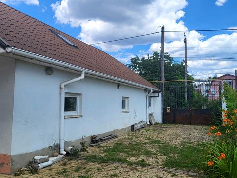 комерційна за адресою Заставська, 8