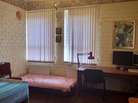 комерційна за адресою Заставська, 8