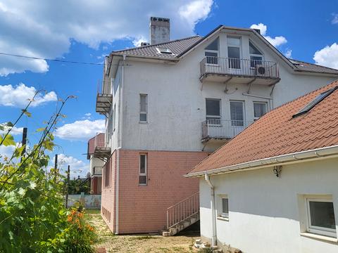 комерційна за адресою Заставська, 8