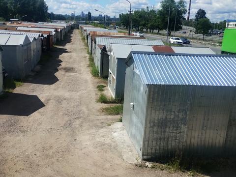 паркомісце за адресою Левка Лук'яненка вул. (Маршала Тимошенка), 1-Б
