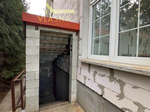 дом по адресу Шкільна ул., 1