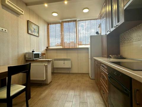 квартира за адресою Сім'ї Кульженків вул. (Петра Дегтяренка), 35