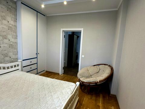квартира за адресою Сім'ї Кульженків вул. (Петра Дегтяренка), 35