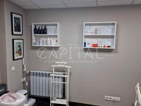 комерційна за адресою Богдана Хмельницького вул., 1