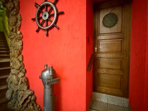 комерційна за адресою Київська вул., 11