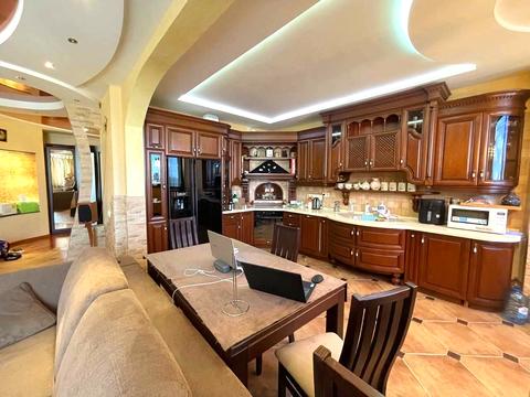 квартира за адресою Раїси Окіпної вул., 10-А