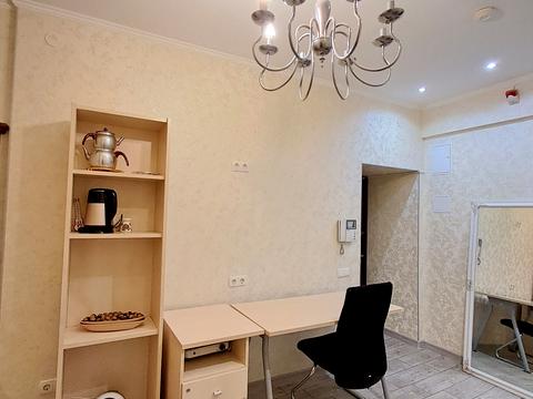 комерційна за адресою Прорізна вул., 5