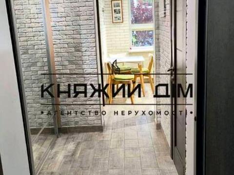 квартира по адресу Героев Небесной Сотни просп., 18/2