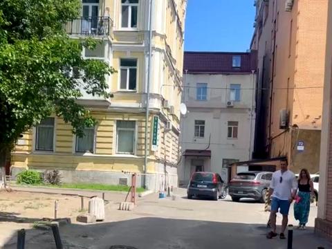 коммерческая по адресу Большая Васильковская ул. (Красноармейская), 66