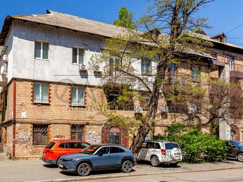 комерційна за адресою Оболонська вул., 49/21