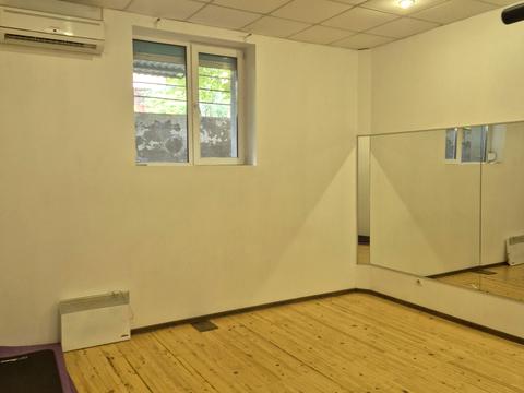 комерційна за адресою Степана Бандери пров., 15