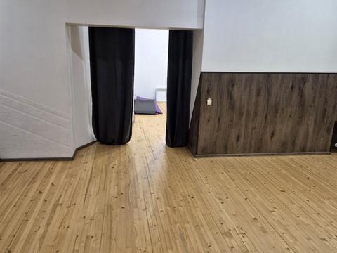 комерційна за адресою Степана Бандери пров., 15
