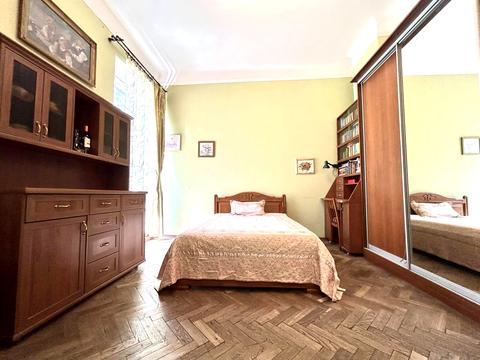 квартира за адресою Пекарська вул., 32