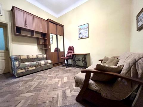 квартира за адресою Пекарська вул., 32