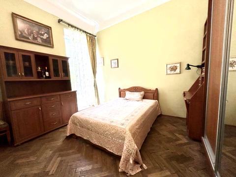 квартира за адресою Пекарська вул., 32