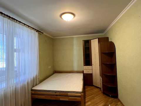 квартира за адресою Анни Ахматової вул., 3