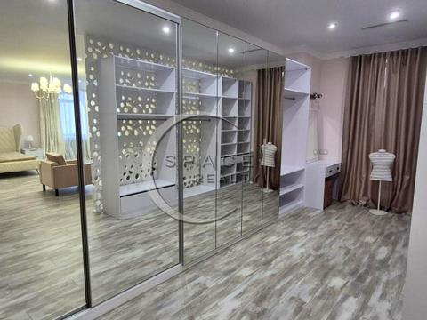 будинок за адресою Клінічна вул.