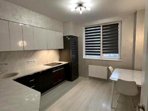 квартира за адресою Академіка Сахарова вул., 9