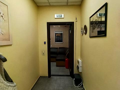 комерційна за адресою Гната Хоткевича вул. (Червоногвардійська), 8