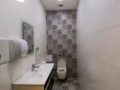 комерційна за адресою Гната Хоткевича вул. (Червоногвардійська), 8