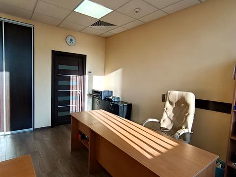 комерційна за адресою Гната Хоткевича вул. (Червоногвардійська), 8