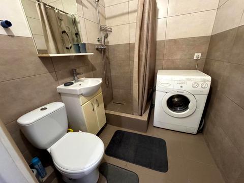 квартира за адресою Листопадна вул., 16