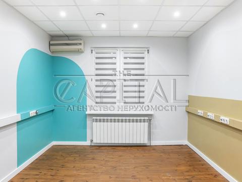 комерційна за адресою Драгоманова вул., 1-Д