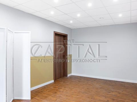комерційна за адресою Драгоманова вул., 1-Д