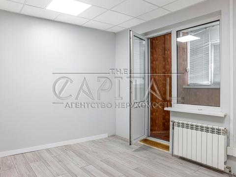 комерційна за адресою Драгоманова вул., 1-Д