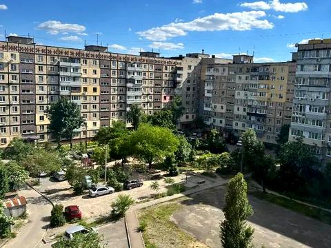квартира за адресою Гетьмана Петра Дорошенка вул. (Генерала Грушевого), 12