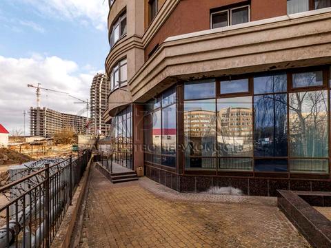 комерційна за адресою Дегтярівська вул., 25а