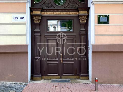 комерційна за адресою Володимирська вул., 47