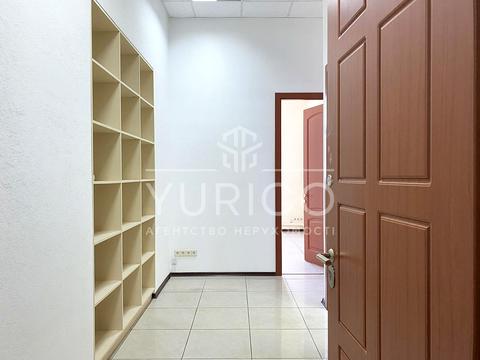 комерційна за адресою Володимирська вул., 47